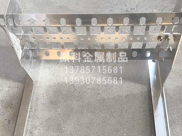 屋面专用挡雪装置